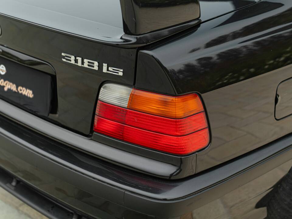 Image 11/50 of BMW 318 (1994)