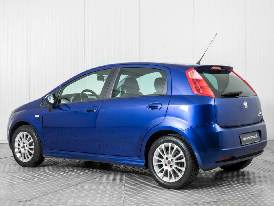 Bild 6/50 von FIAT Grande Punto 1.4 (2009)