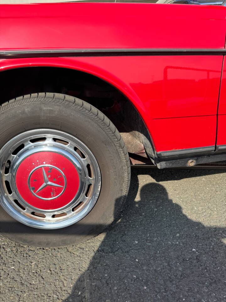 Afbeelding 21/65 van Mercedes-Benz 200 D (1982)