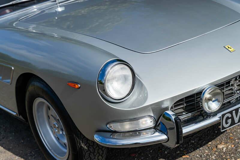 Image 35/49 de Ferrari 330 GT 2+2 (1966)