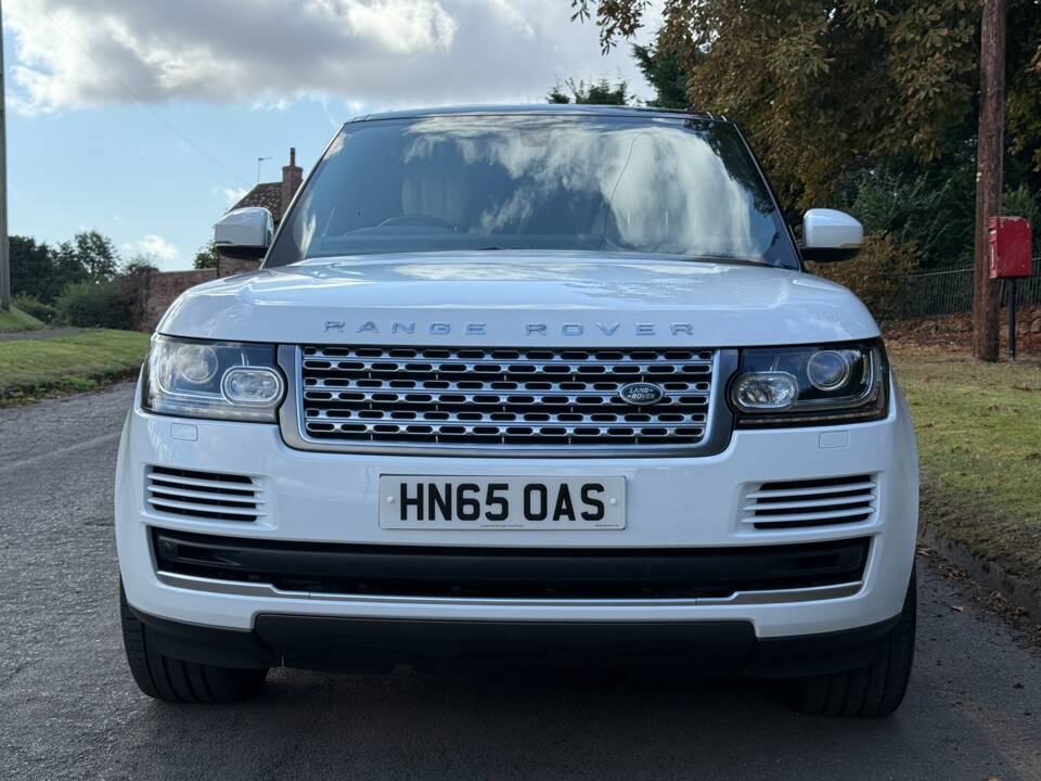 Bild 8/35 von Land Rover Range Rover Vogue TDV6 (2015)