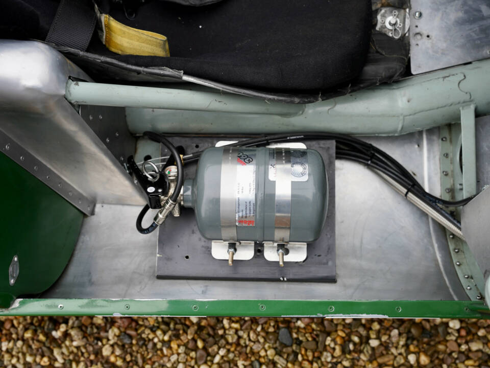Image 44/50 of Lister Knobbly (1959)