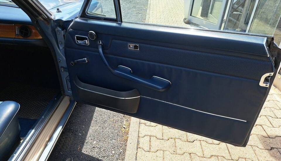 Immagine 8/18 di Mercedes-Benz 280 C (1973)