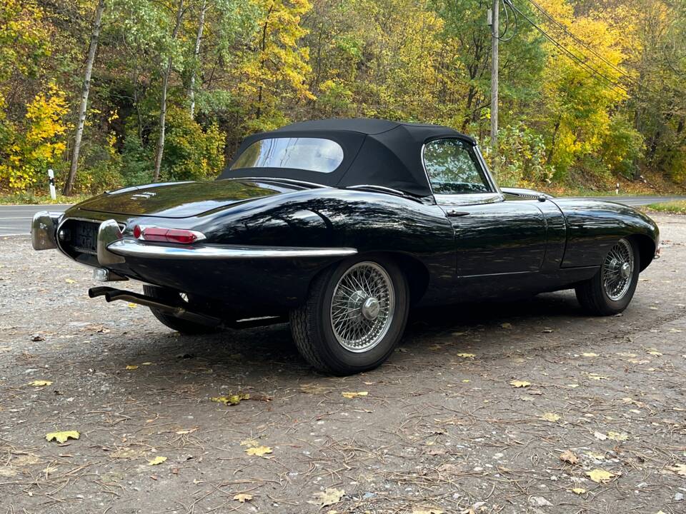 Bild 12/47 von Jaguar E-Type (1968)