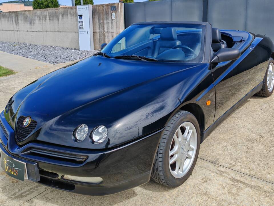 Bild 20/37 von Alfa Romeo Spider 2.0 Twin Spark 16V (1996)