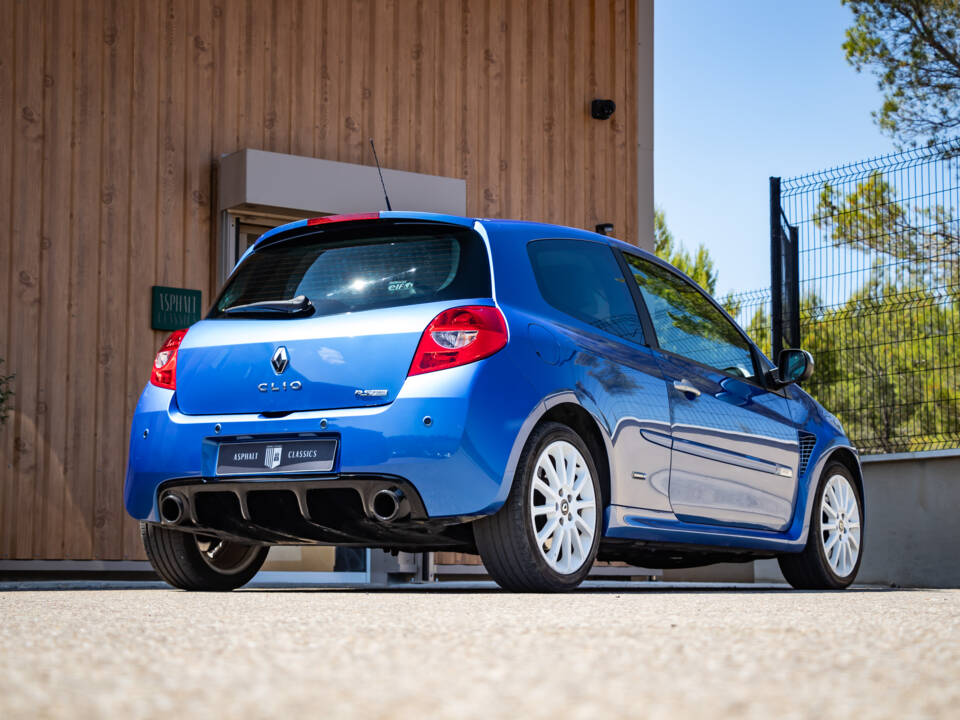 Image 9/40 of Renault Clio Gordini R.S. (2012)