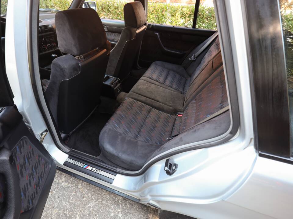 Bild 12/74 von BMW M5 Touring (1992)