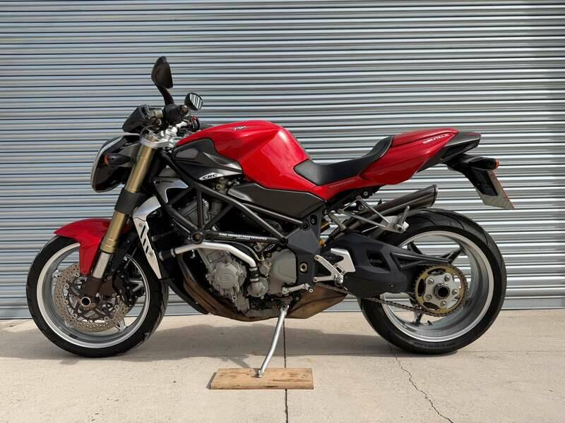 Bild 2/43 von MV Agusta Brutale 750 S (2006)