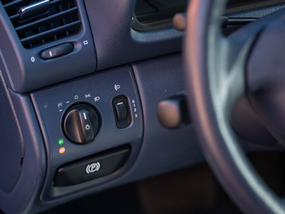 Bild 31/58 von Mercedes-Benz CLK 320 (1999)