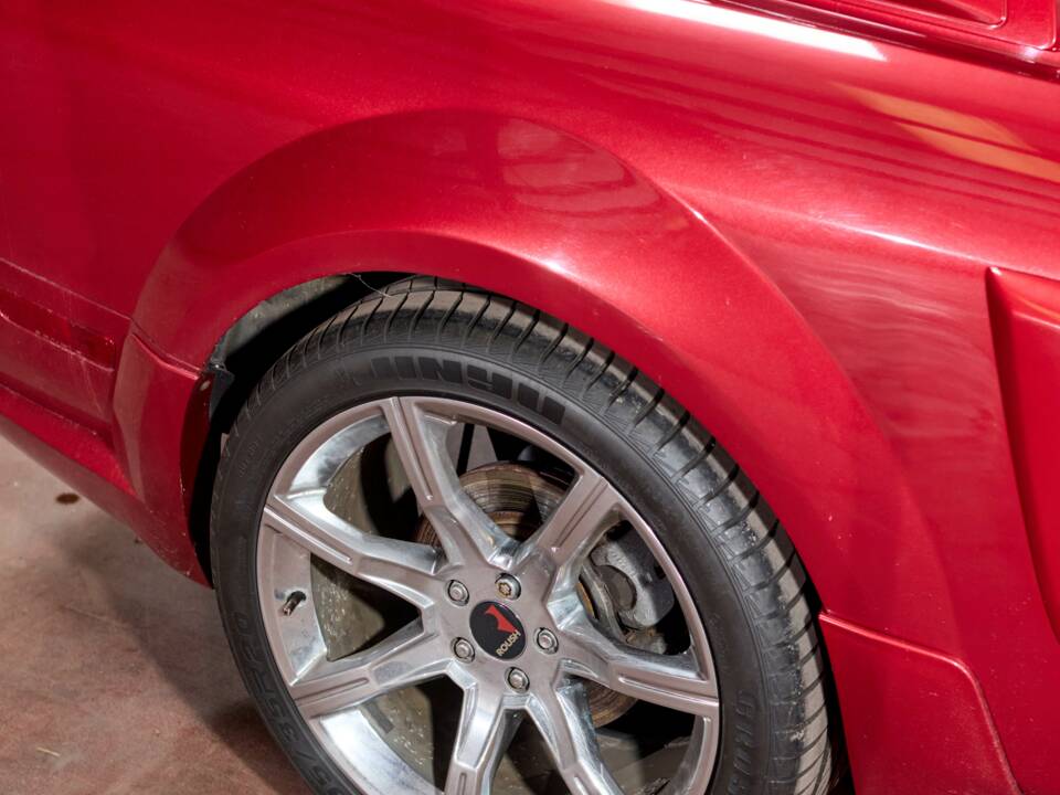 Image 42/68 of Ford Mustang GT (2005)
