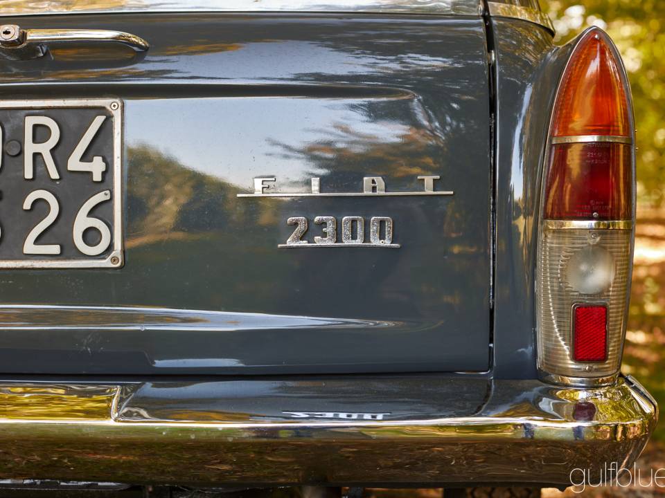 Bild 17/50 von FIAT 2300 (1965)