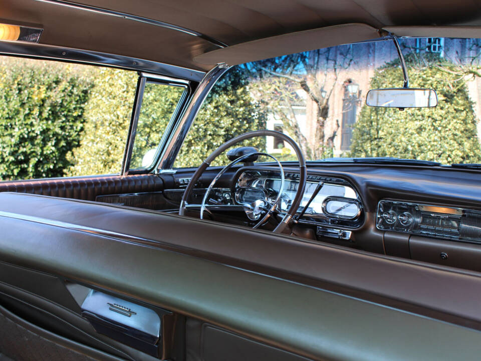 Image 18/29 of Cadillac 60 Special Fleetwood (1958)