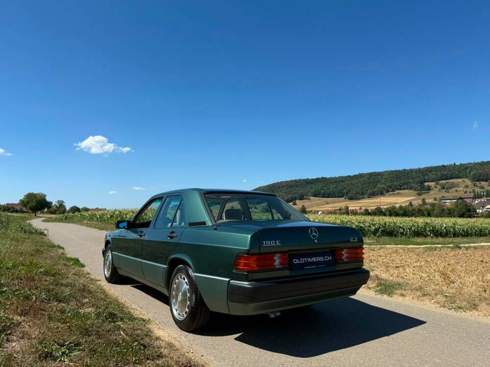 Bild 2/21 von Mercedes-Benz 190 E 2.3 (1991)