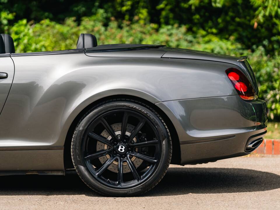 Immagine 35/50 di Bentley Continental GTC (2010)
