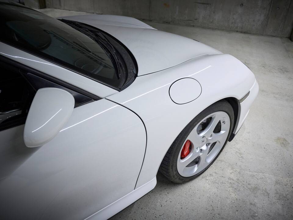 Bild 47/100 von Porsche 911 Carrera 4S (2004)