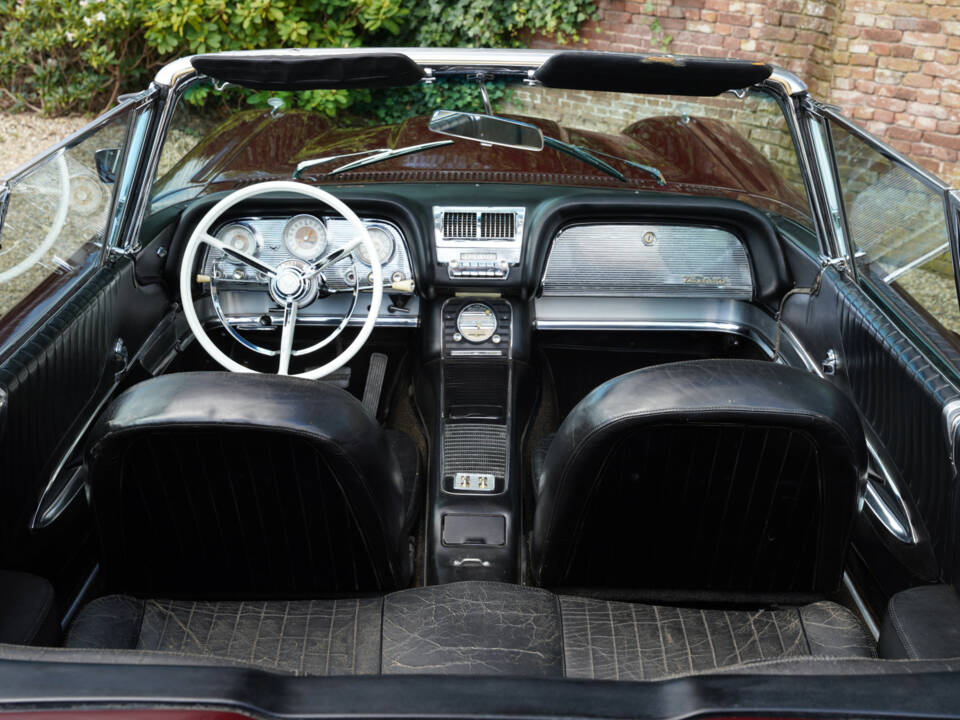 Immagine 18/50 di Ford Thunderbird (1960)