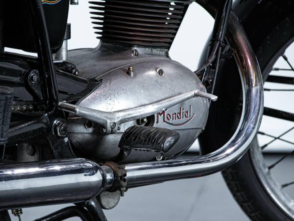 Image 12/50 of Mondial 125 (1961)