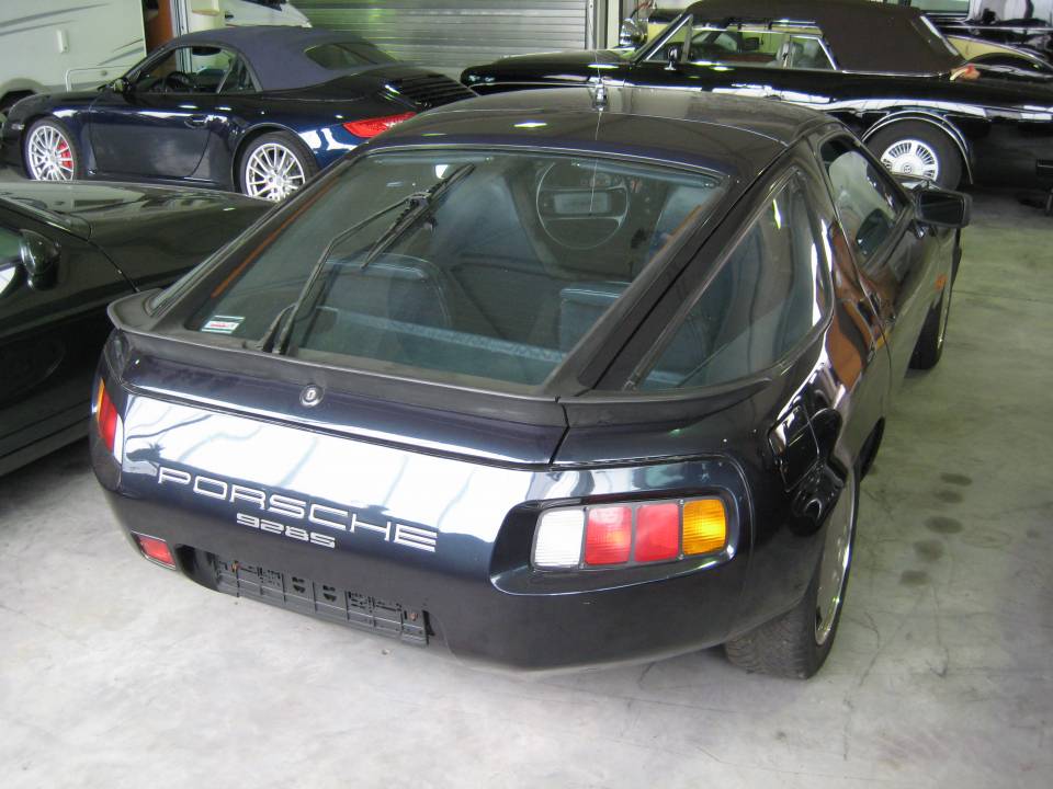 Image 3/11 de Porsche 928 S (1983)