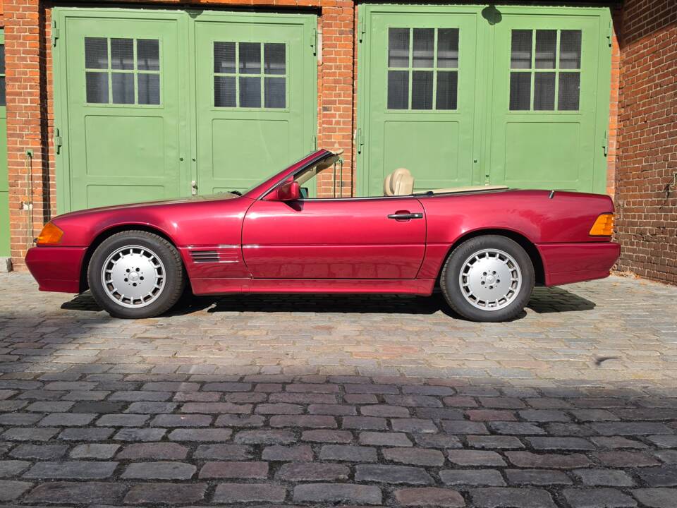 Image 2/100 of Mercedes-Benz 300 SL-24 (1991)