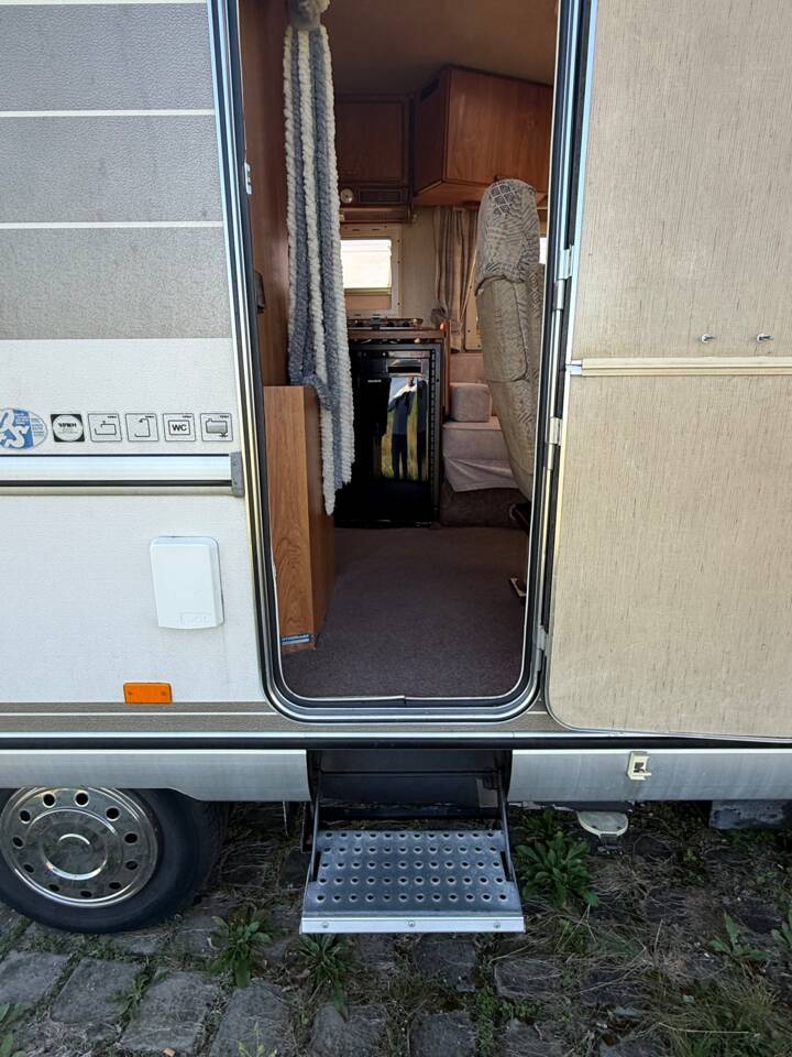 Image 21/23 of Mercedes-Benz T1 410 D Hymer S 670 (1989)