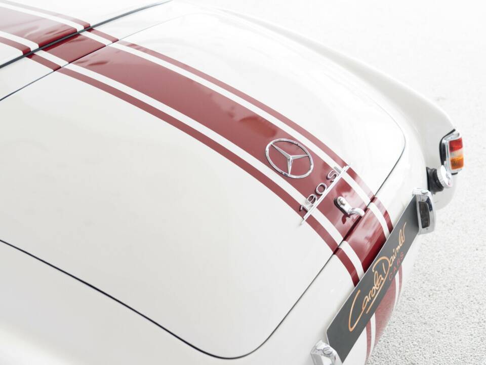 Image 24/40 of Mercedes-Benz 190 SL (1955)