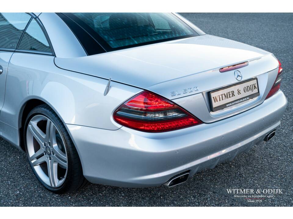 Imagen 10/36 de Mercedes-Benz SL 500 (2011)