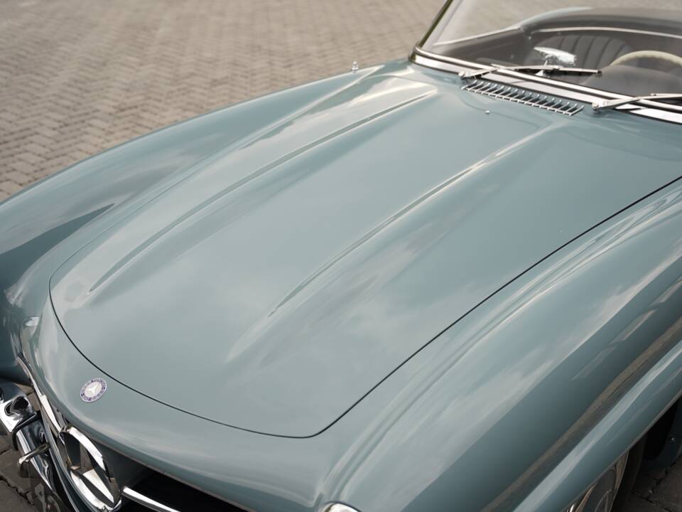 Image 31/43 of Mercedes-Benz 300 SL Roadster (1960)