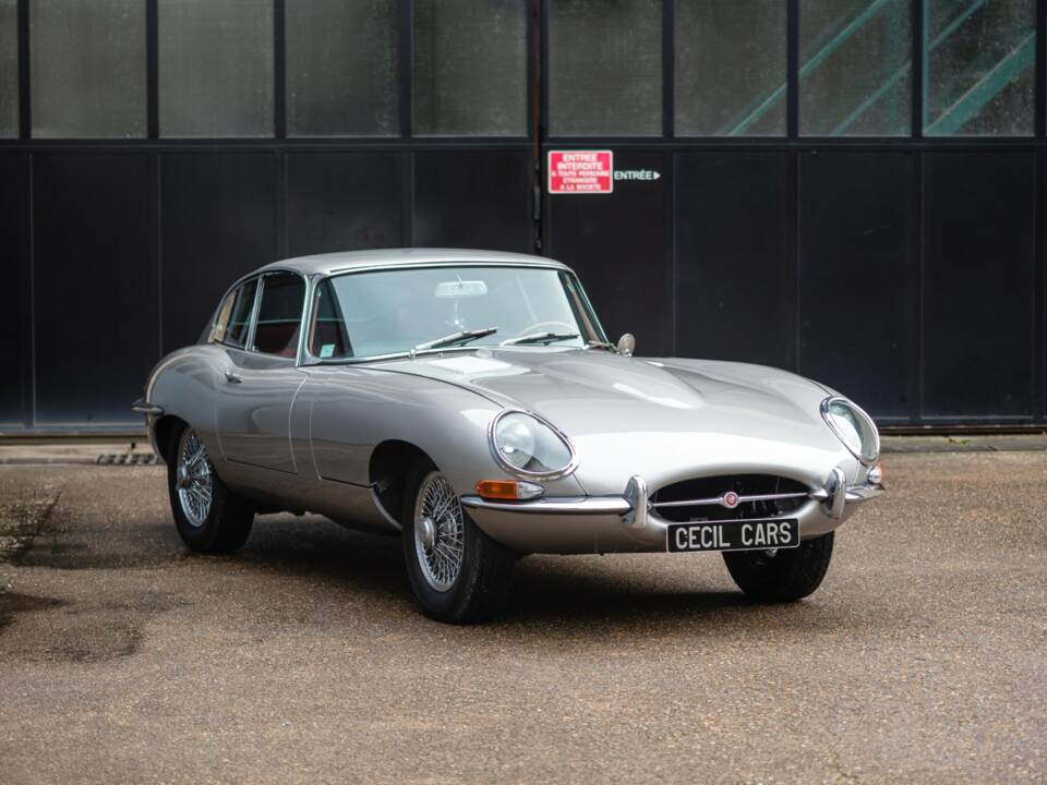 Image 4/50 of Jaguar E-Type 4.2 (1965)