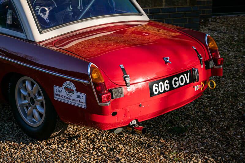 Image 10/50 of MG MGB (1962)