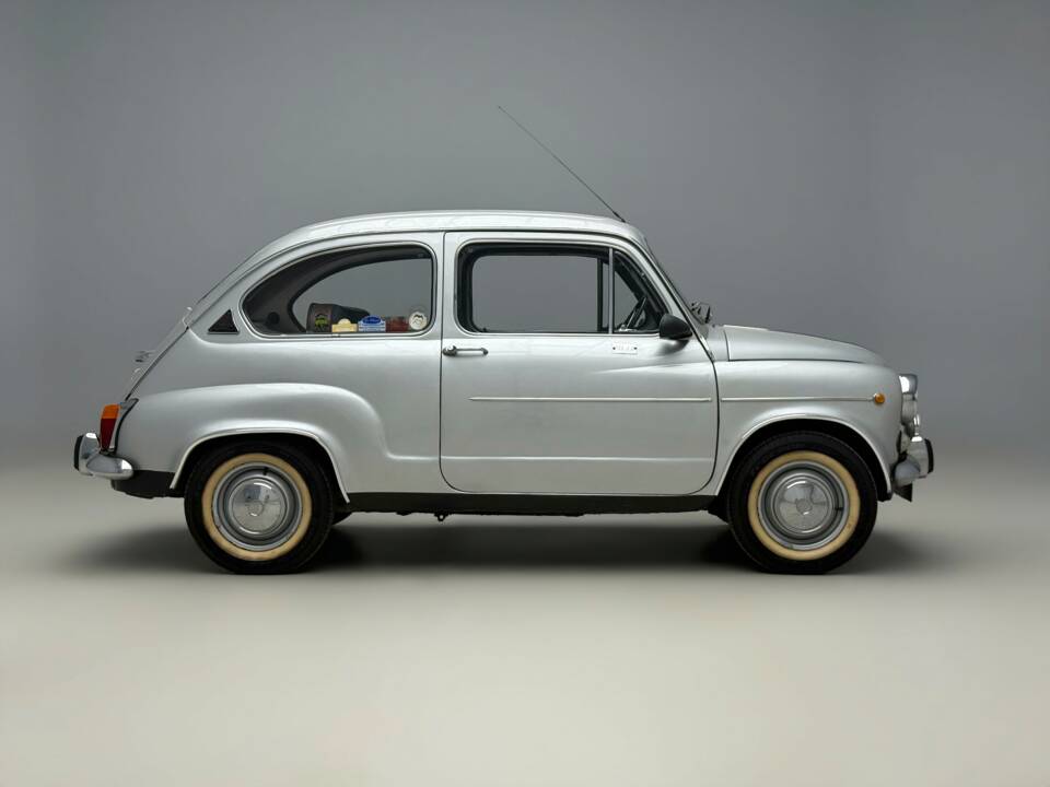 Immagine 1/20 di SEAT 600 L (1972)