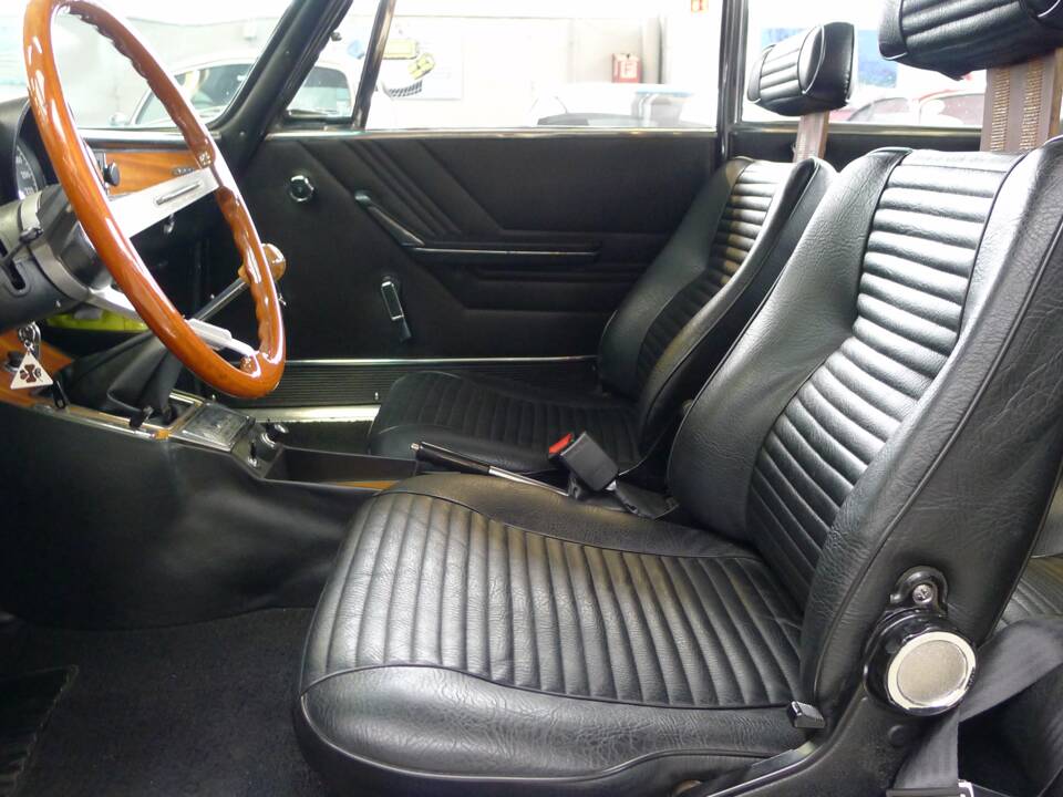 Bild 32/36 von Alfa Romeo 2000 GT Veloce (1975)