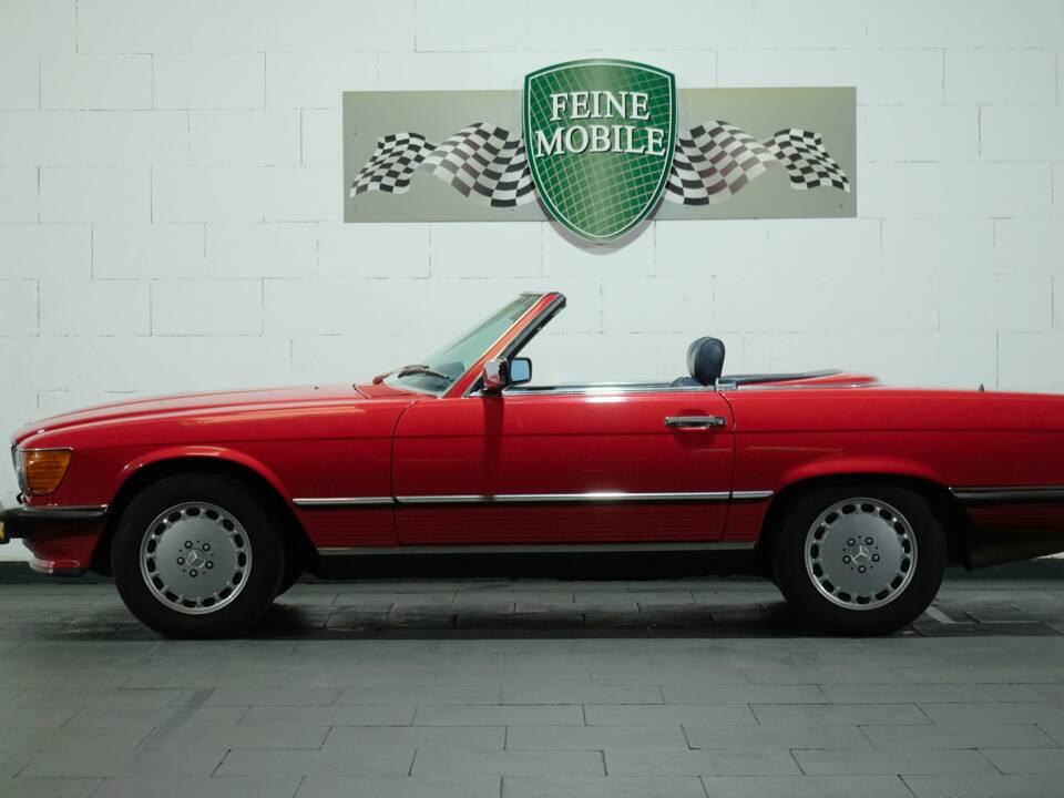 Image 2/42 de Mercedes-Benz 560 SL (1988)