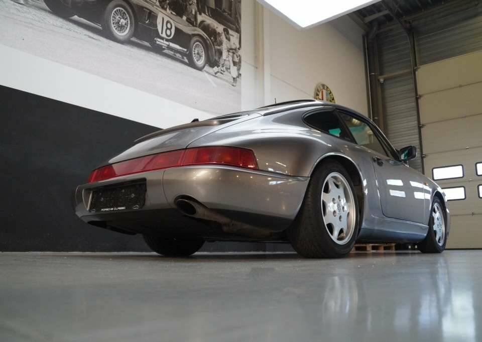 Image 33/50 of Porsche 911 Carrera 4 (1989)