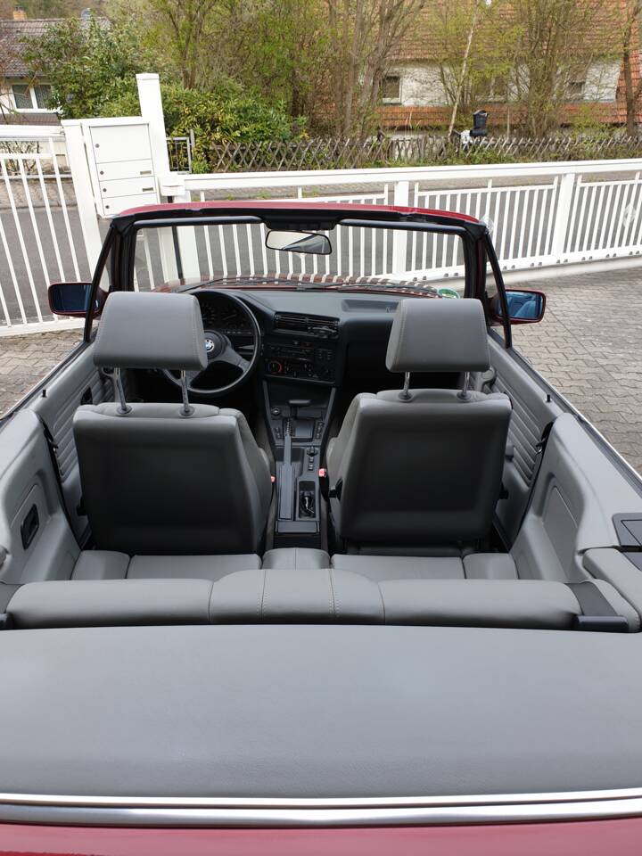 Bild 8/16 von BMW 320i (1991)