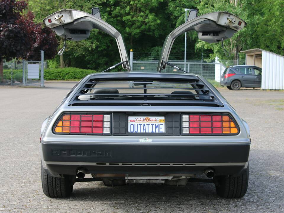 Image 13/92 of DeLorean DMC-12 (1982)