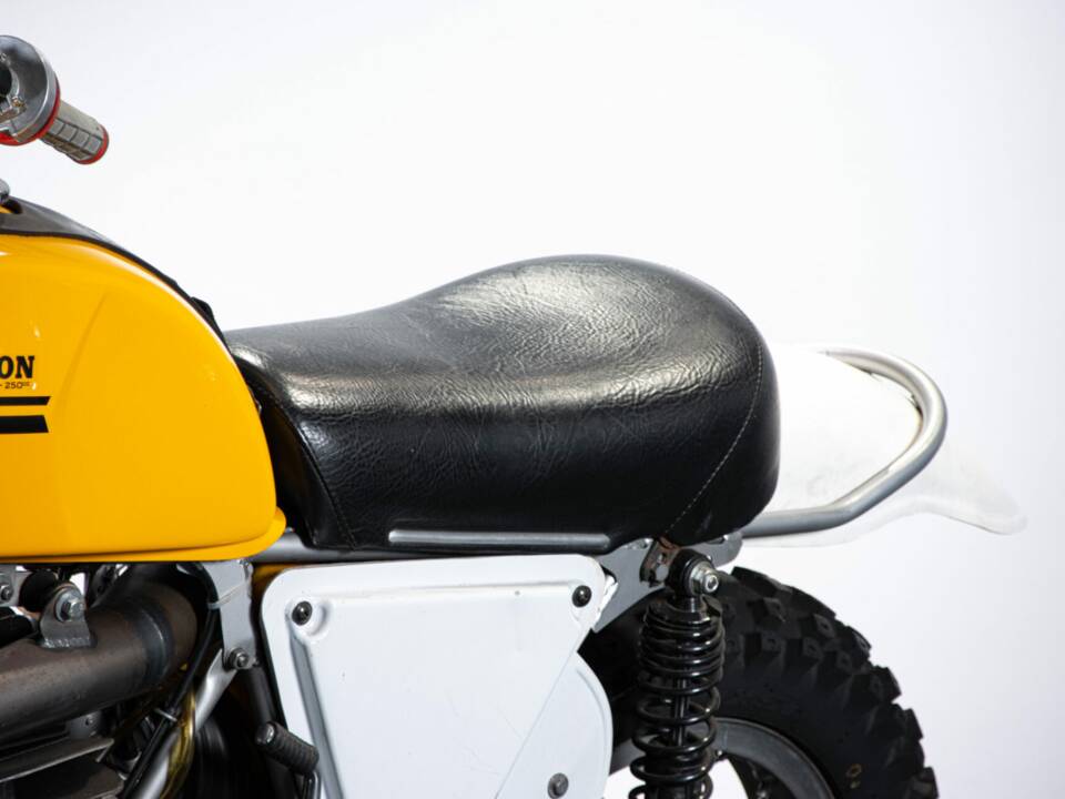 Imagen 31/43 de KTM 250 MC/GS (1973)