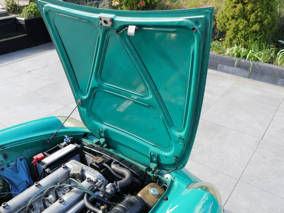 Image 40/50 of Alfa Romeo 1750 Spider Veloce (1969)