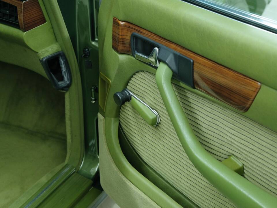 Bild 18/50 von Mercedes-Benz 500 SE (1982)