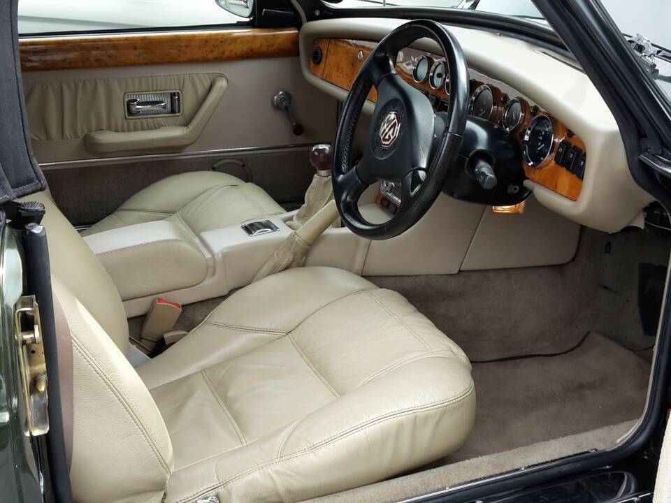 Bild 8/12 von MG RV8 (1995)