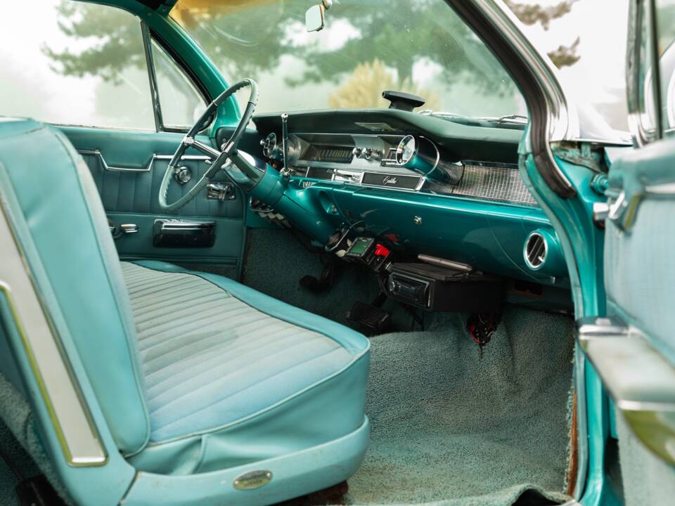 Immagine 27/48 di Cadillac Coupe DeVille (1962)