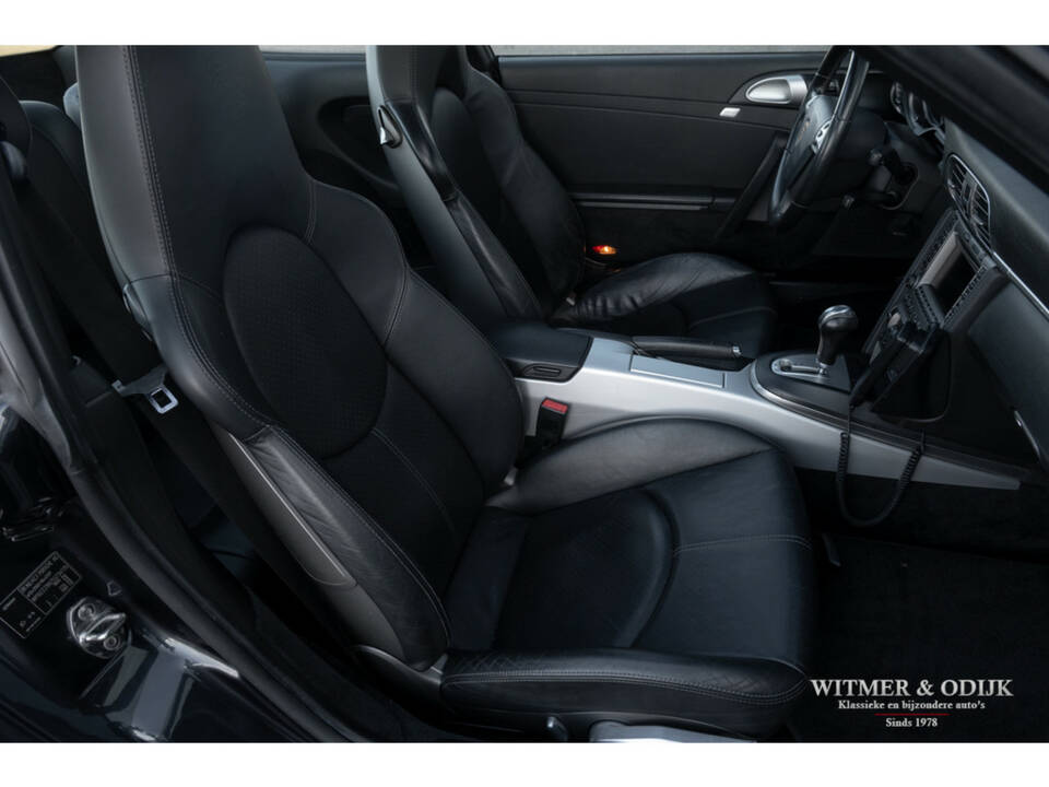 Image 14/34 of Porsche 911 Carrera S (2005)