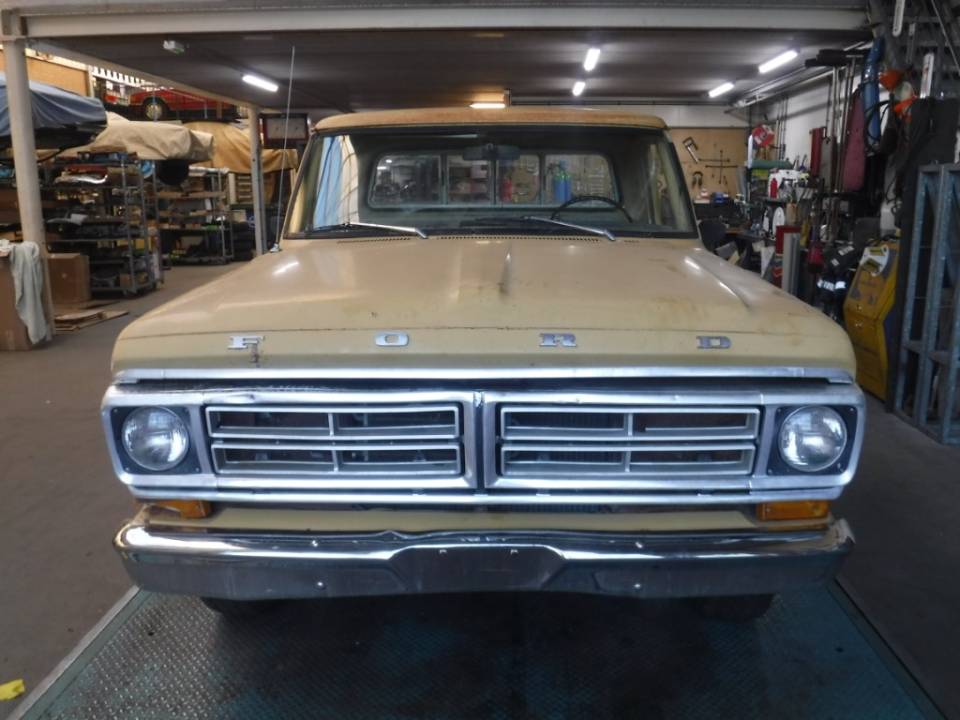 Image 24/50 of Ford F-250 (1972)