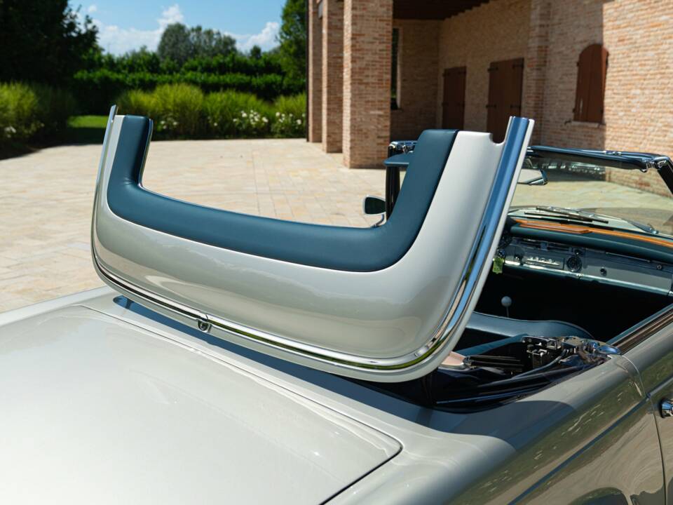 Image 19/50 de Mercedes-Benz 230 SL (1965)