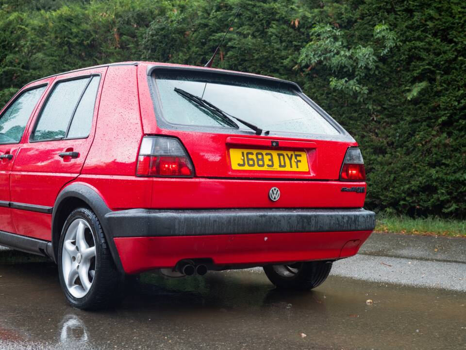 Image 33/50 de Volkswagen Golf III GTI 2.0 (1992)