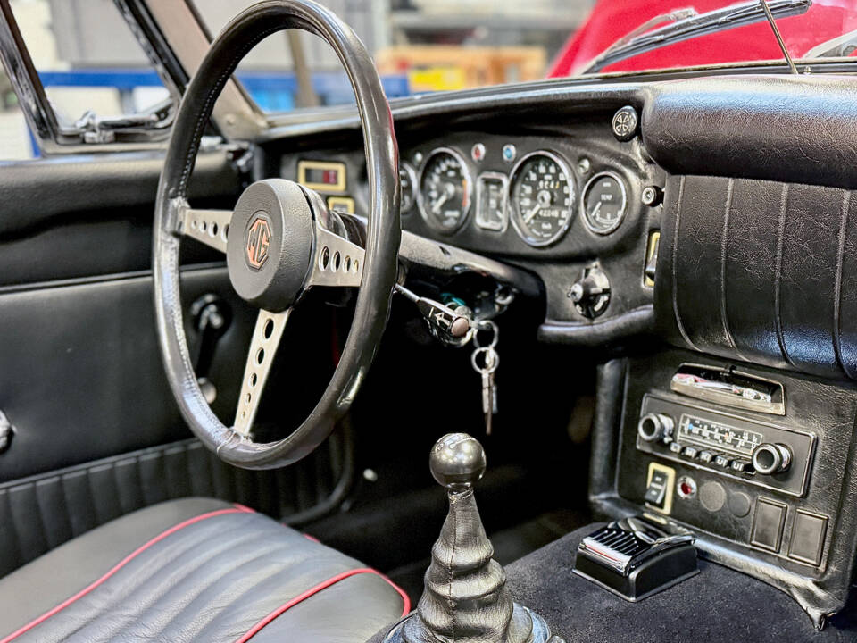 Bild 14/64 von MG MGB (1970)