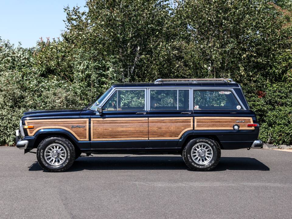 Bild 2/44 von Jeep Grand Wagoneer (1988)