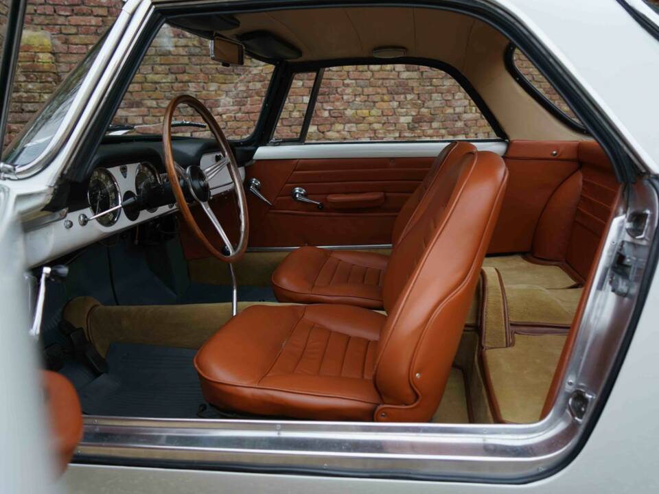 Image 22/50 of Lancia Flaminia GT 2.5 3C Touring (1964)