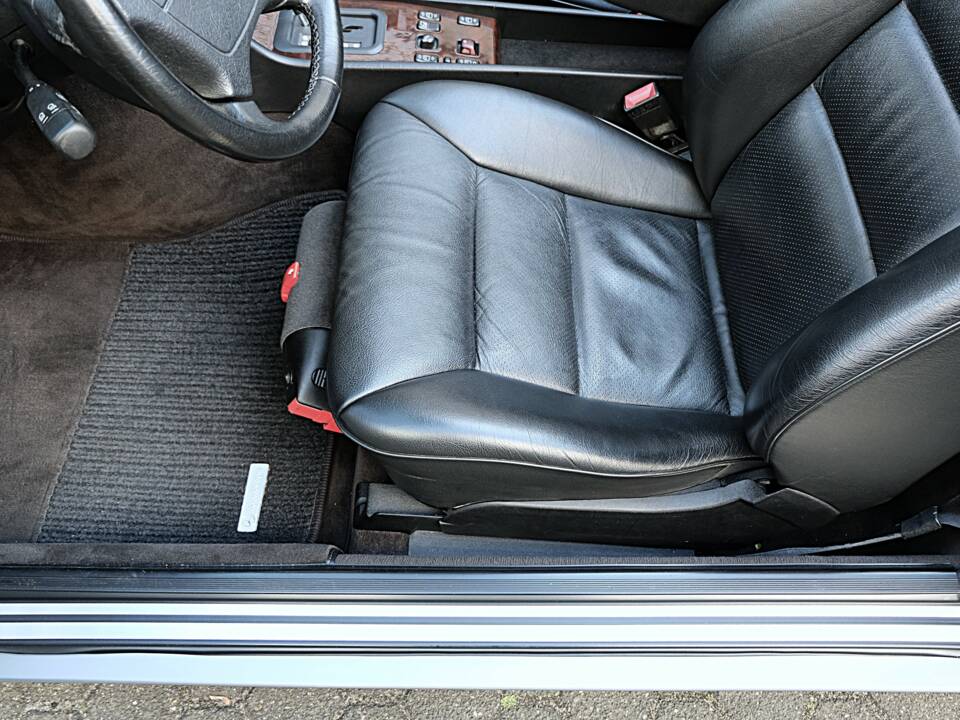 Image 48/74 of Mercedes-Benz E 320 (1997)