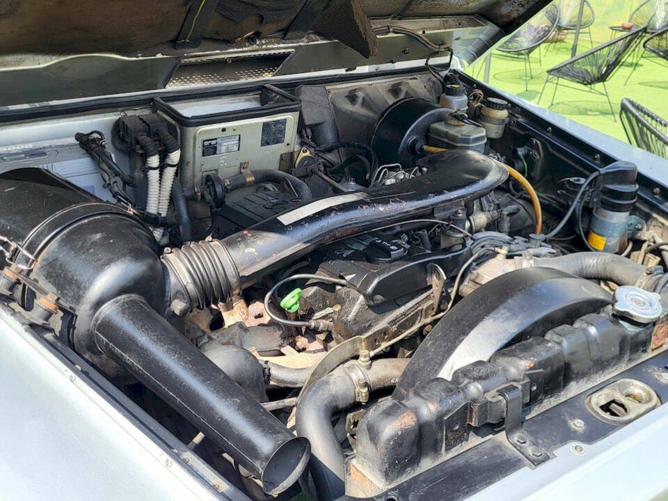 Image 50/55 of Mercedes-Benz 200 GE (SWB) (1990)