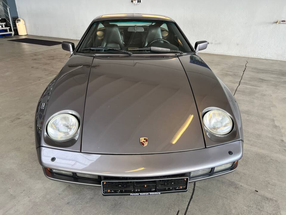 Afbeelding 4/59 van Porsche 928 S (1985)